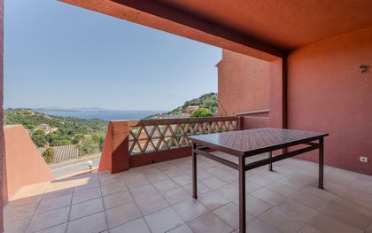 Casa en alquiler en Begur con 3 habitaciones, jardín y terraza con vistas al mar, Girona