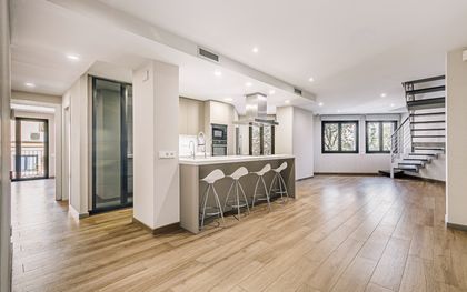 Ático dúplex en venta en Arenys de Mar con 3 habitaciones, terraza y parking, Barcelona