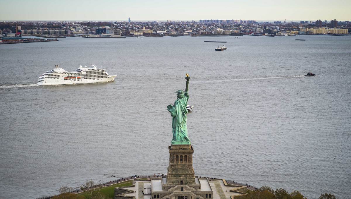 Regent Seven Seas Navigator in New York