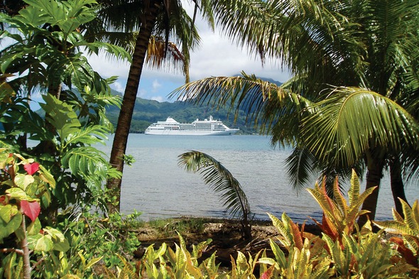 Silver Whisper in Tahiti