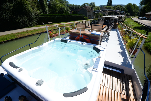 European Waterways - L'Impressionniste spa pool