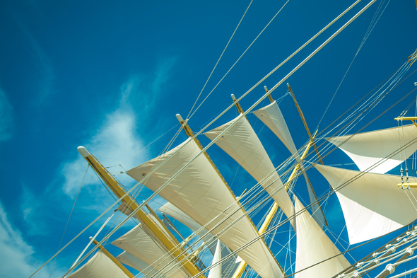 Tradewind Voyages - Golden Horizon sails