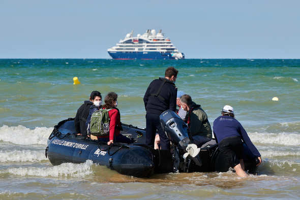 Ponant - Zodiac landing, Omaha Beach