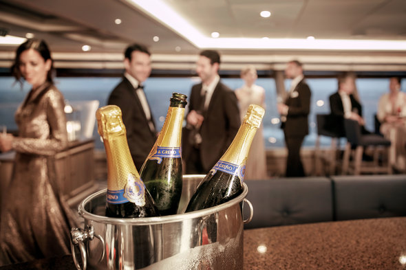 Silversea - Champagne reception in the Observation Lounge