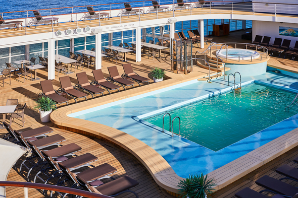 Silver Shadow - Pool deck