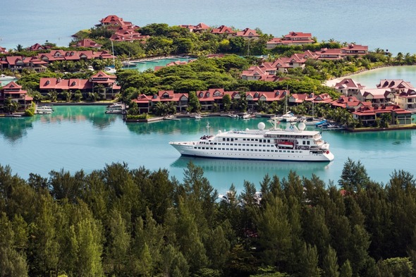 Crystal Esprit yacht cruise in the Seychelles