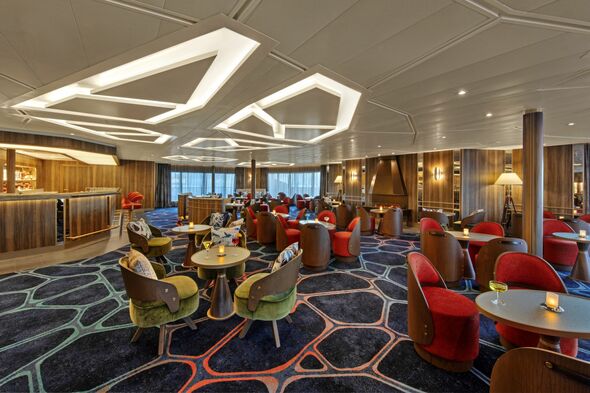 Seabourn Venture - The Club