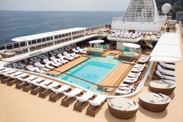 Regent Seven Seas Explorer - Pool deck