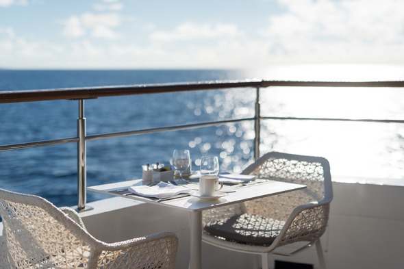 Crystal Esprit - Patio Café terrace