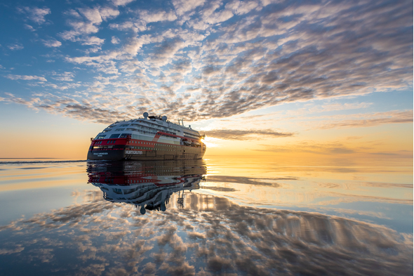 Hurtigruten - MS Roald Amundsen in Canada