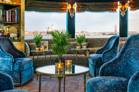 Uniworld River Cruises - S.S. La Venezia - Panini Bar