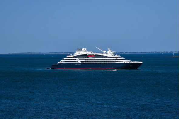 Ponant's Le Bellot from London Tower Bridge to Paris Honfleur