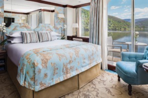 Queen Isabel Junior Suite