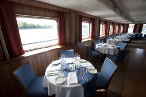 Viking Rurik dining room