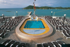 Holland America Line cruises - MS Volendam pool deck