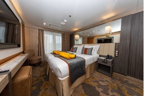 Quark Expeditions - World Explorer - Deluxe Suite