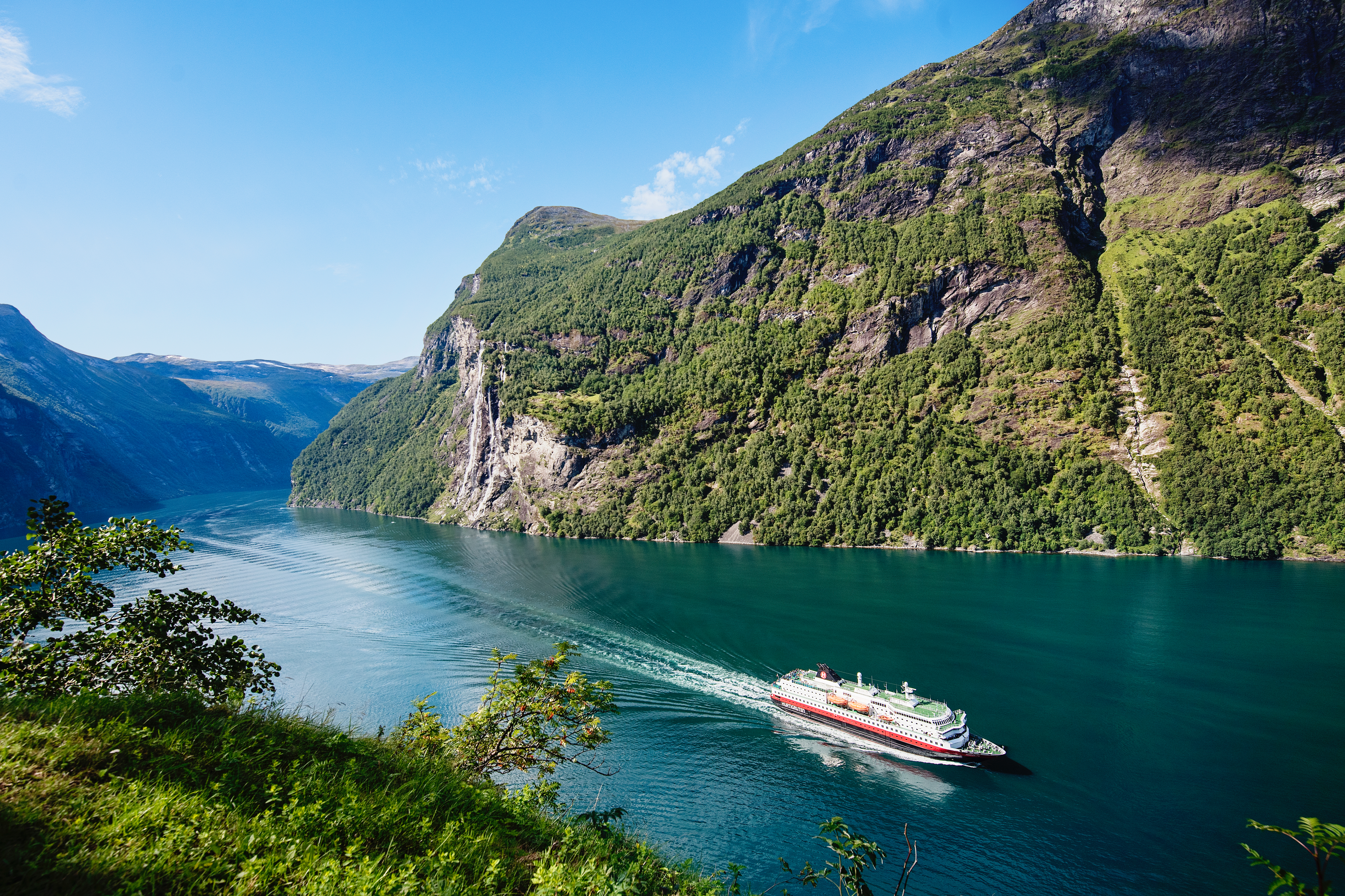 Hurtigruten - MS Nordlys in Geirangerfjord