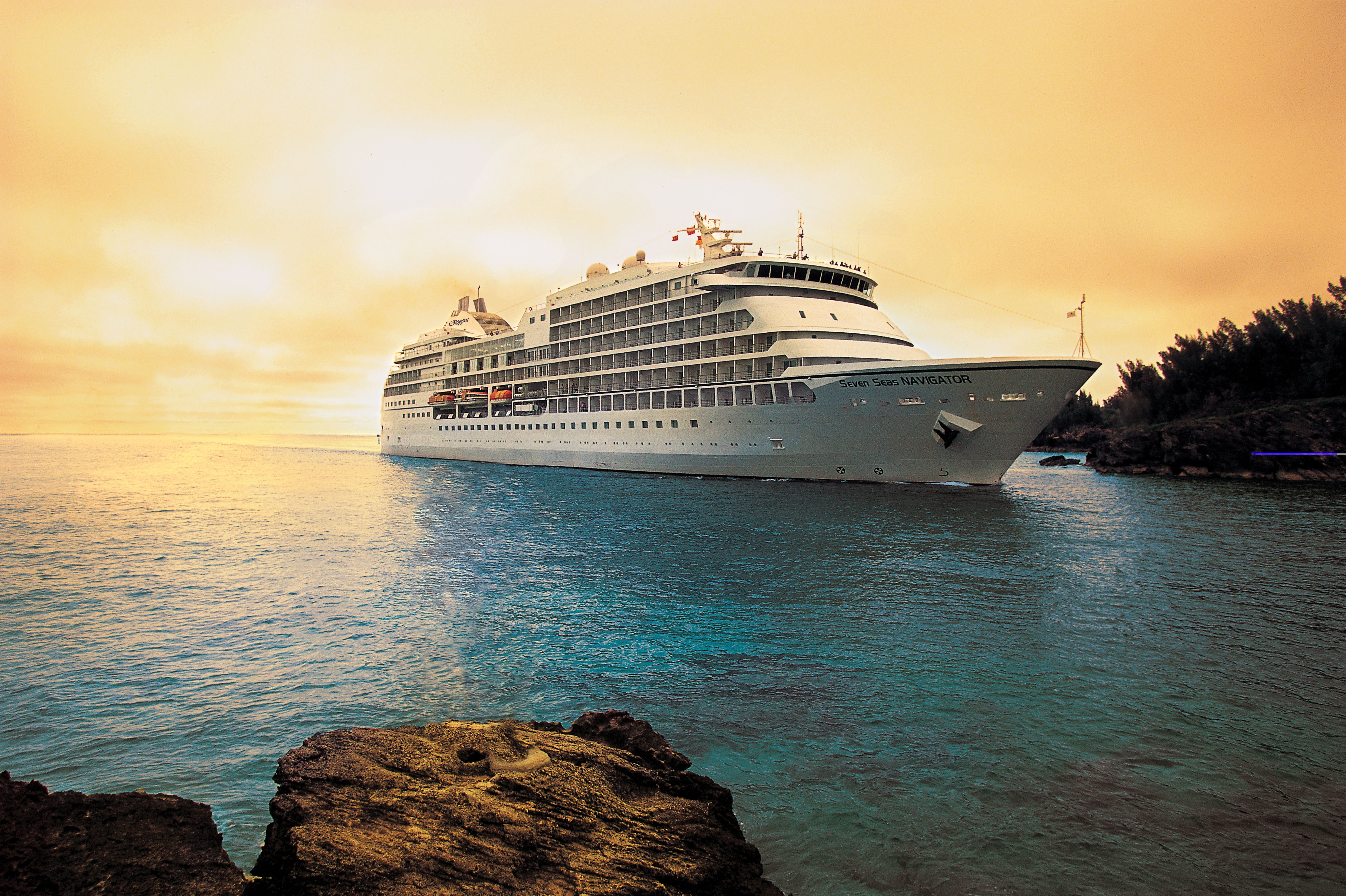 Regent Seven Seas Navigator at sea