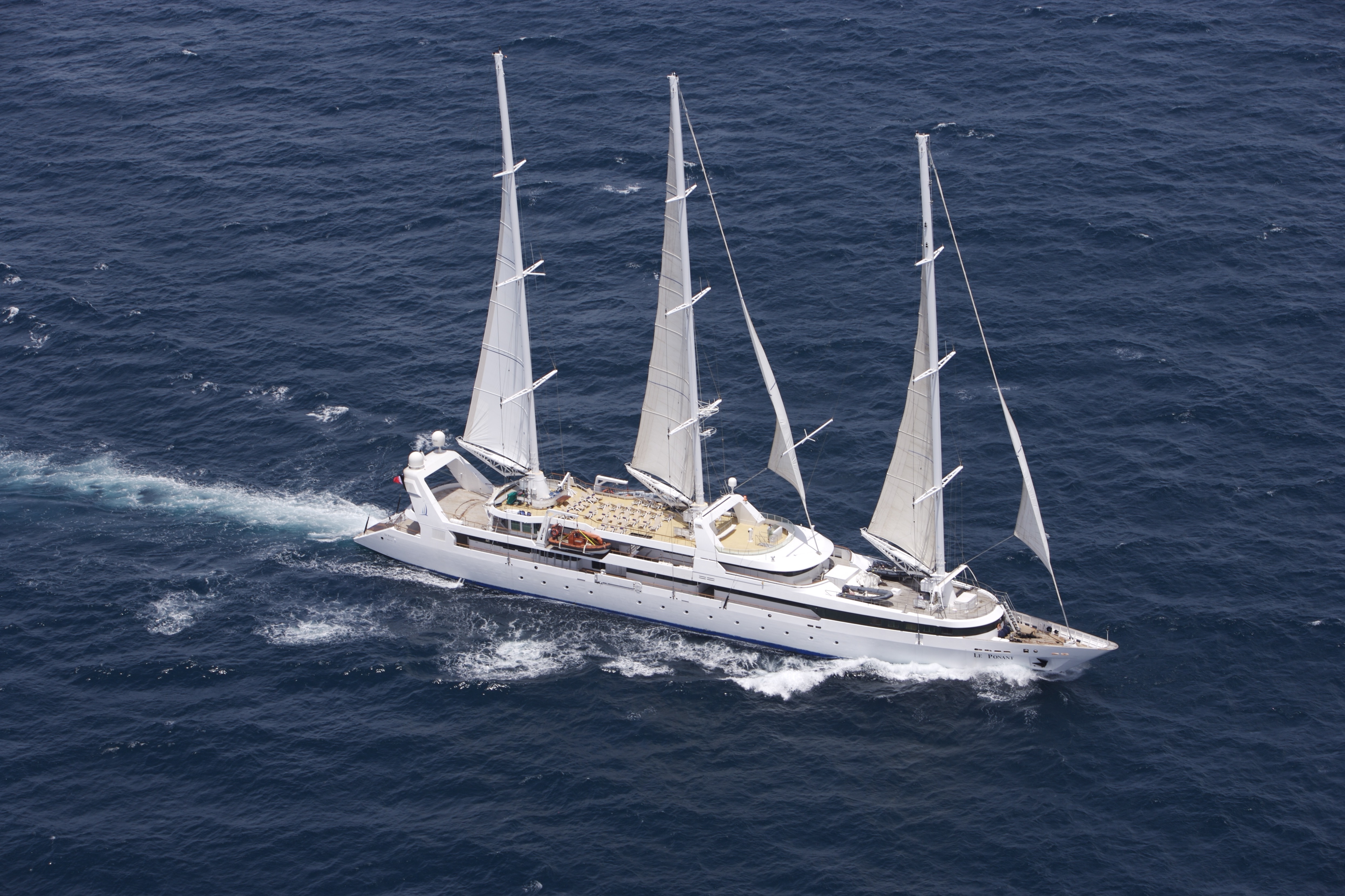 Le Ponant ariel view