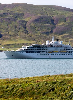 Crystal Endeavor in Iceland - Read our review to find out more