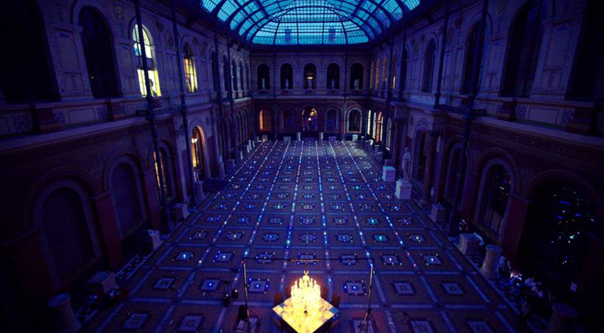 alexandre_de_betak_illumine_les_beaux_arts_de_paris_pour_AD.jpg