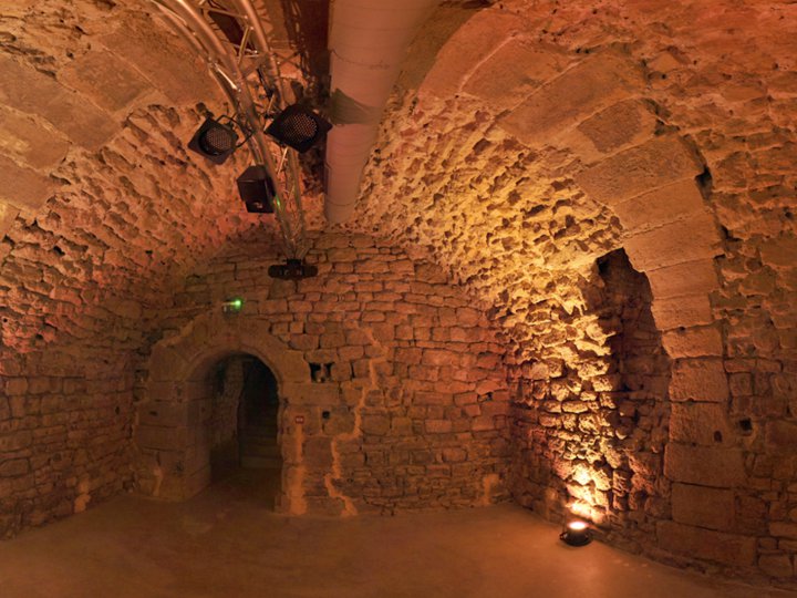 La Cour des Archives Paris 75003