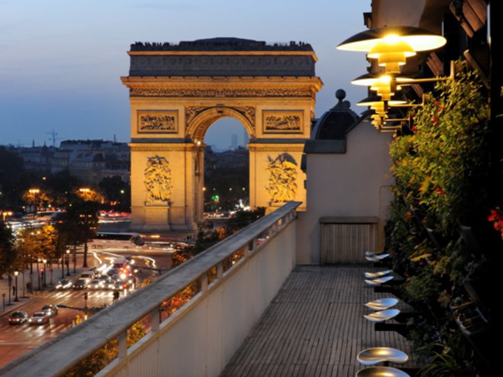 Le 142 Paris 75008