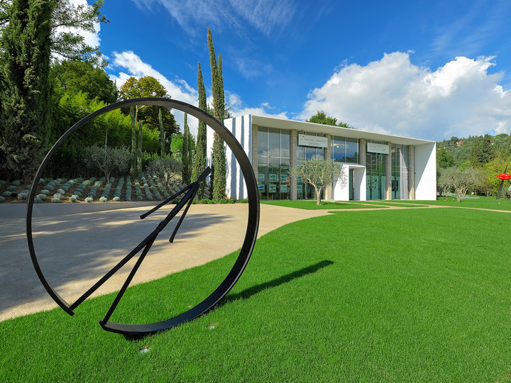 Gallery O Opio