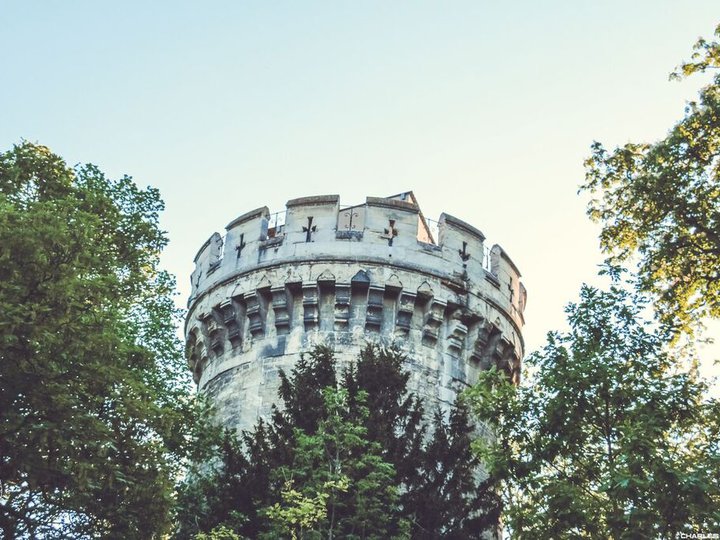 Le Château Paris 75116