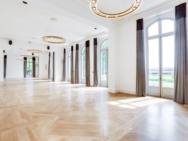 Le Château Paris 75116