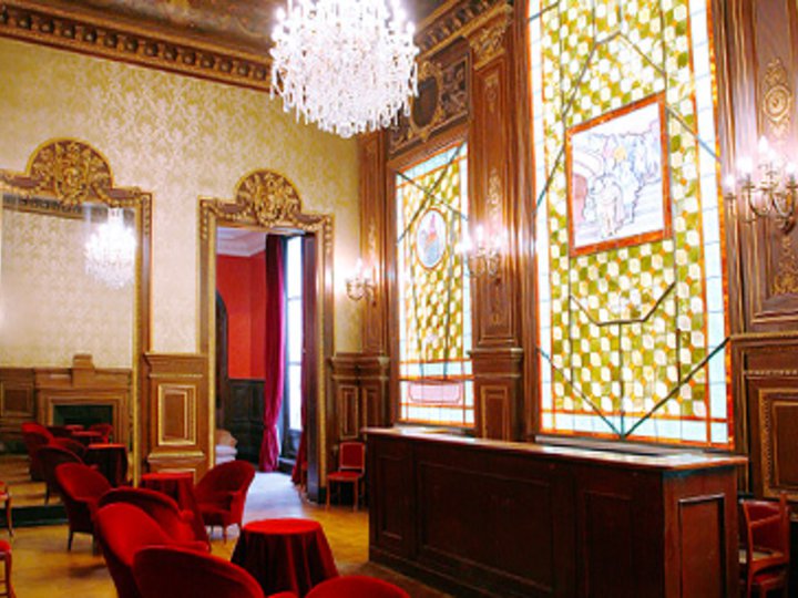 SALON