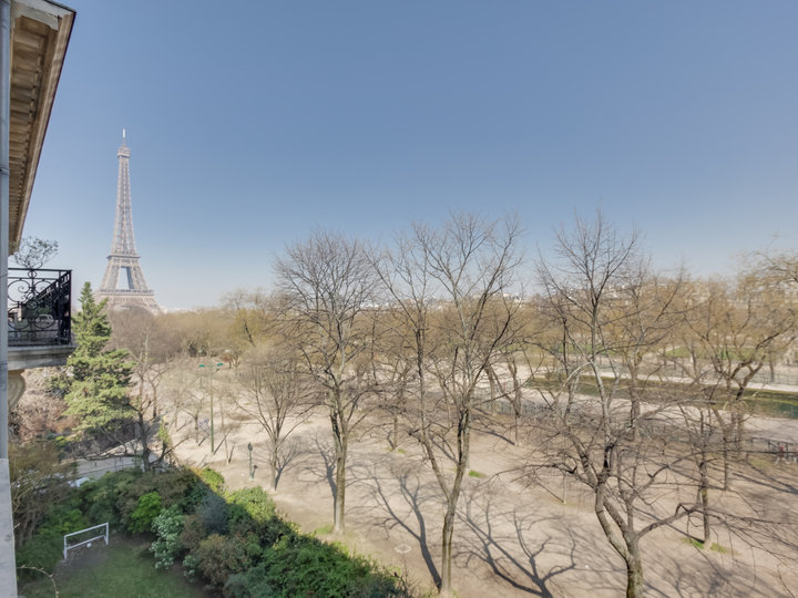 Tour Eiffel / Champs de Mars Paris 75007 