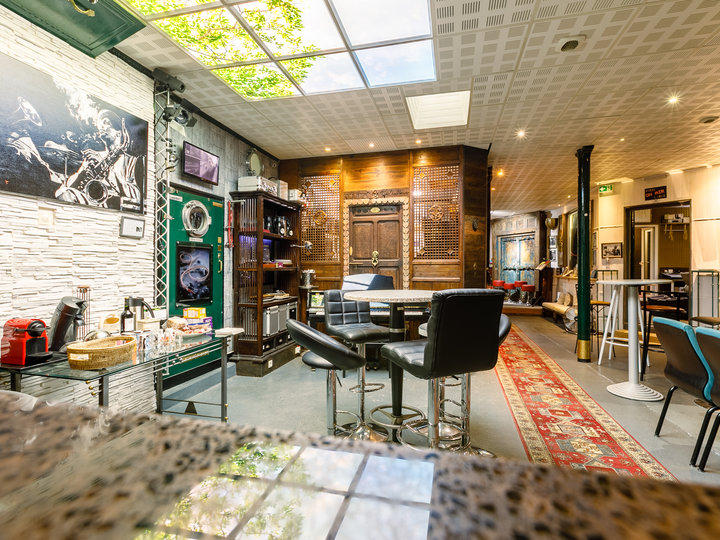 L'Espace Saint-Pétersbourg Paris 75008