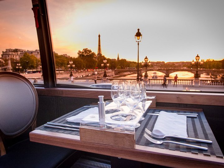 Bustronome  Paris 75116