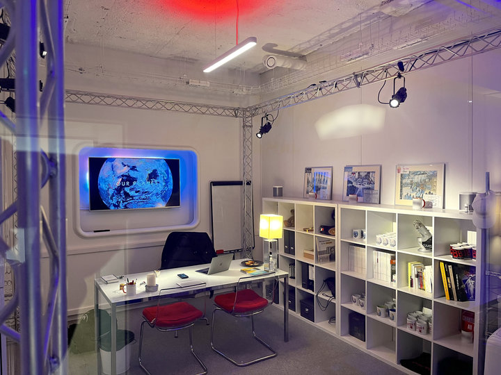 Le studio TV Paris 75116