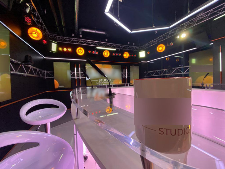 Le studio TV Paris 75116