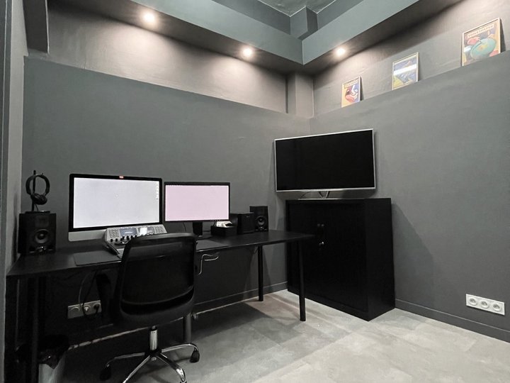 The Moon Studio Paris 75010
