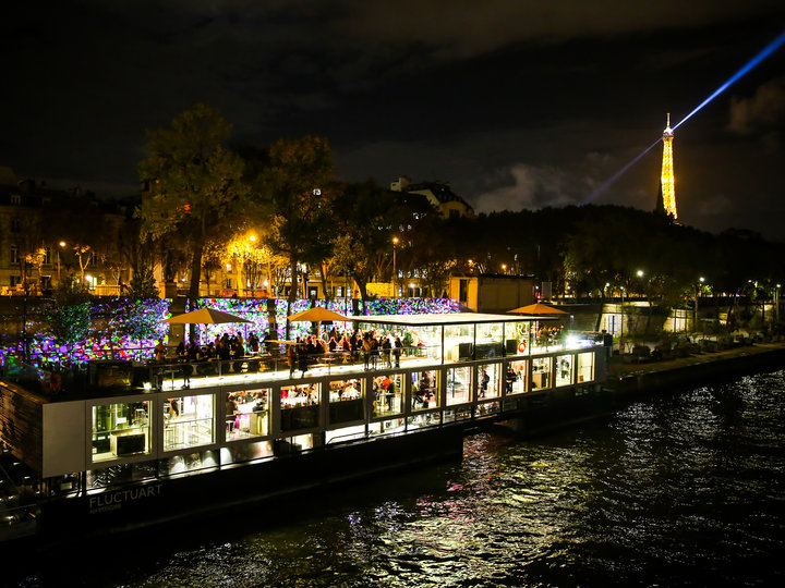 La péniche Fluctuart Paris 75007