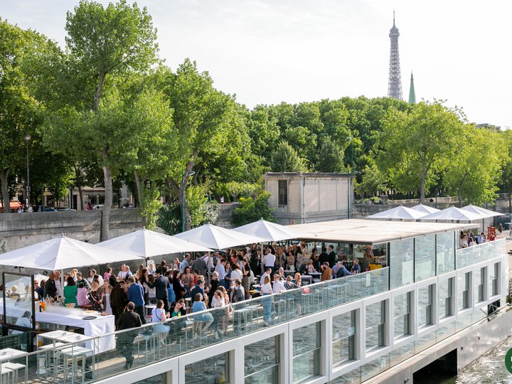 La péniche Fluctuart Paris 75007