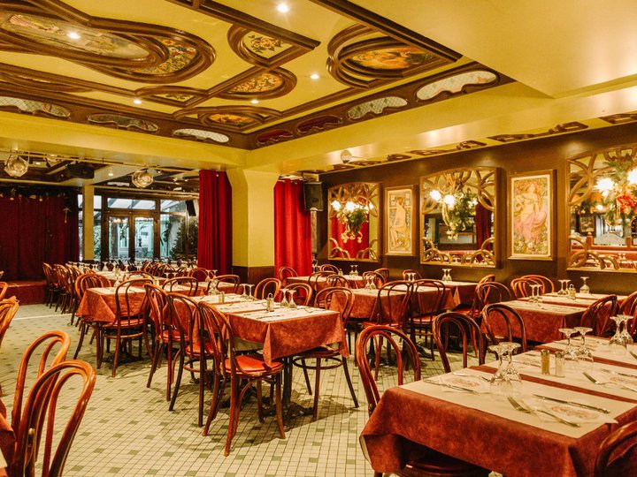 Le Restaurant Place du Tertre Paris 75018
