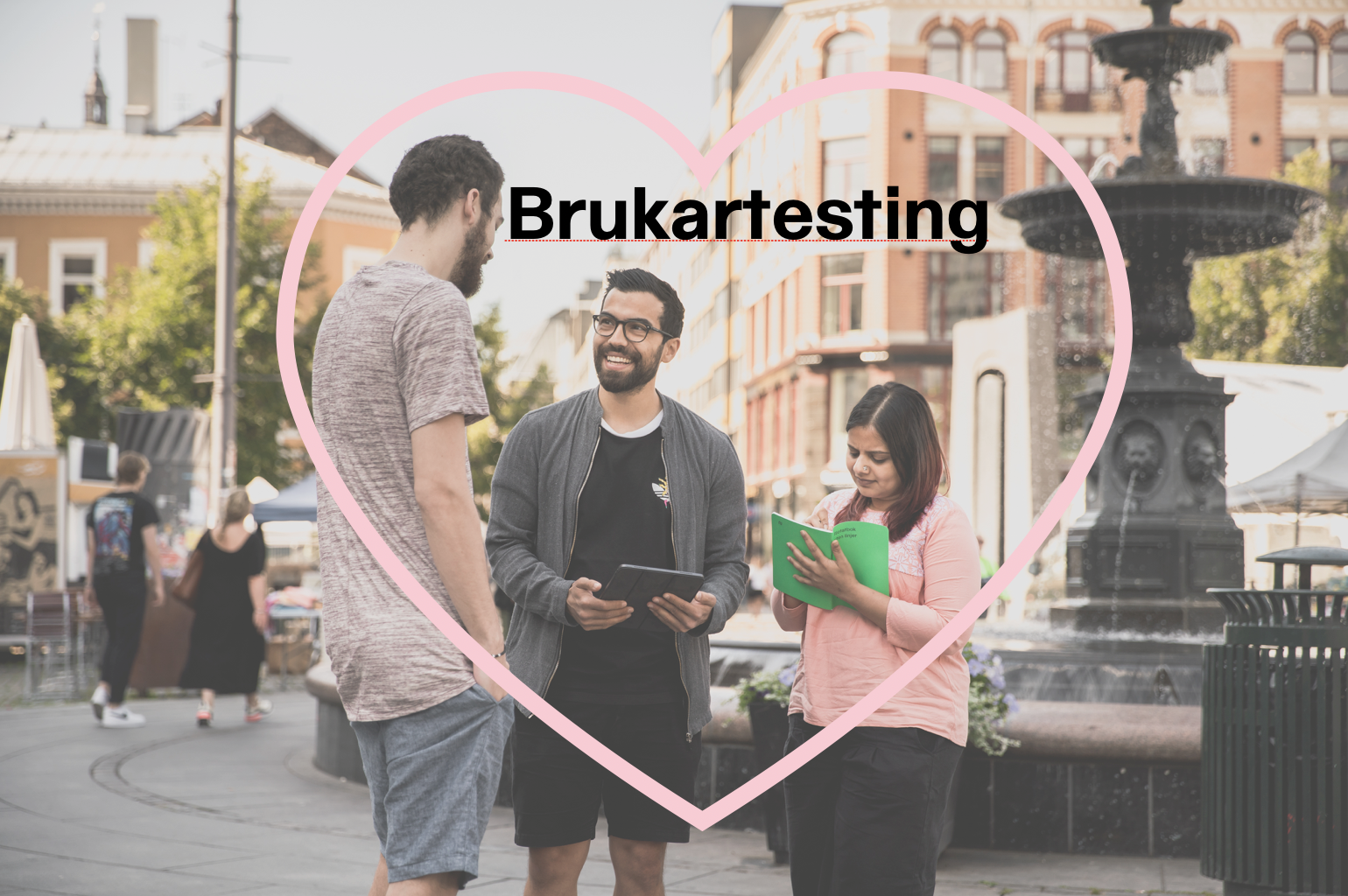 Tre personer i intervjusituasjon. Tekst på bildet: Brukartesting