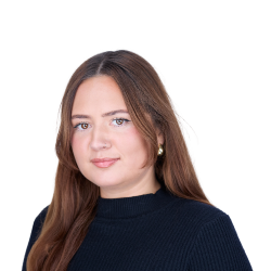 Keziah Cowan, Associate Director at 1st Formations.