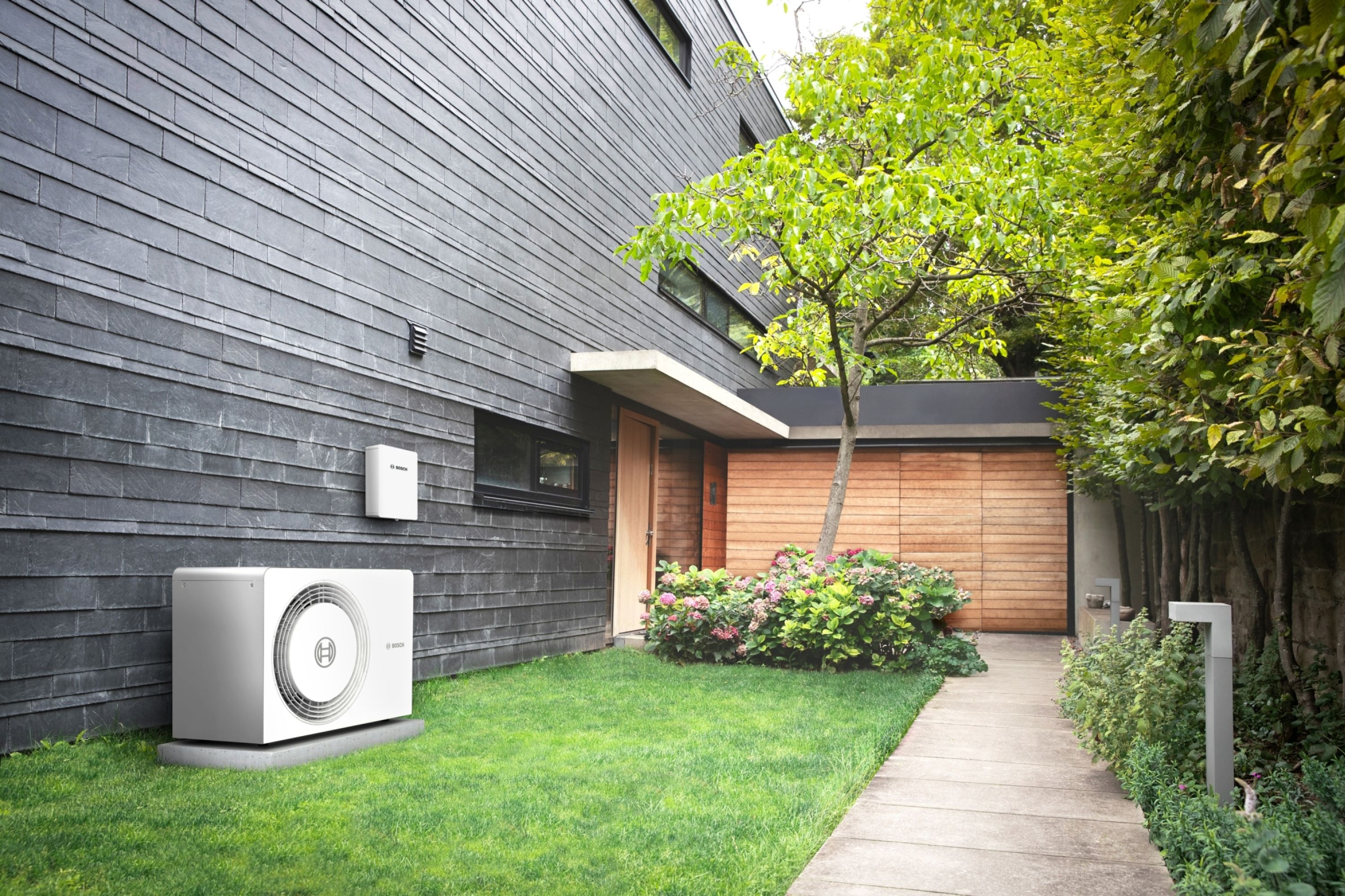 Lifestyle Compress Hybrid 5800i AW and Hybrid Box outside LR