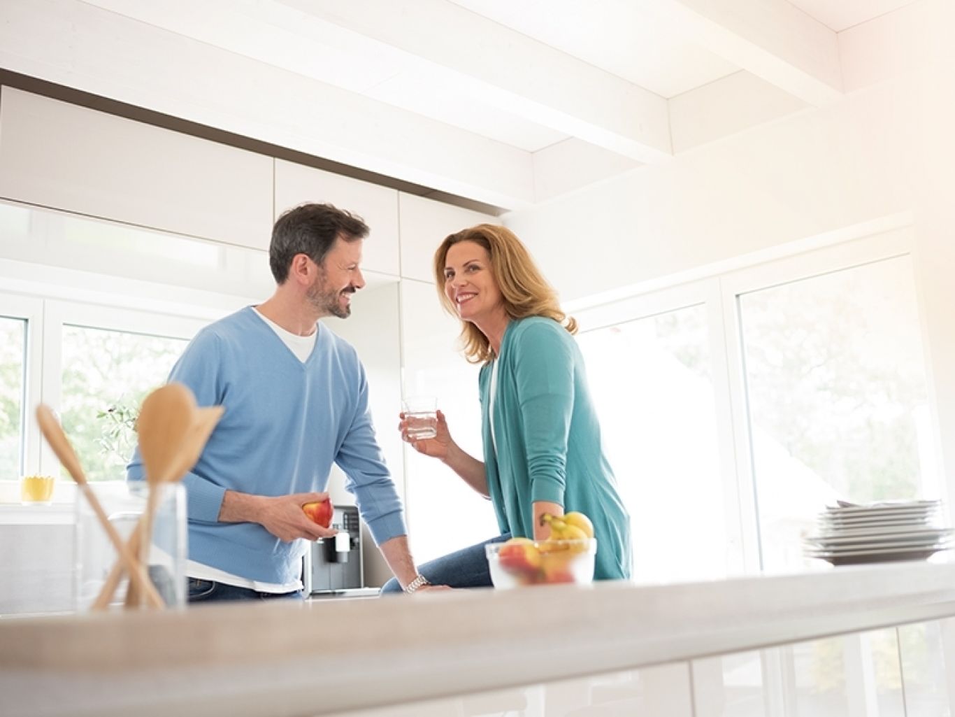 Couple In Kitchen 800x600