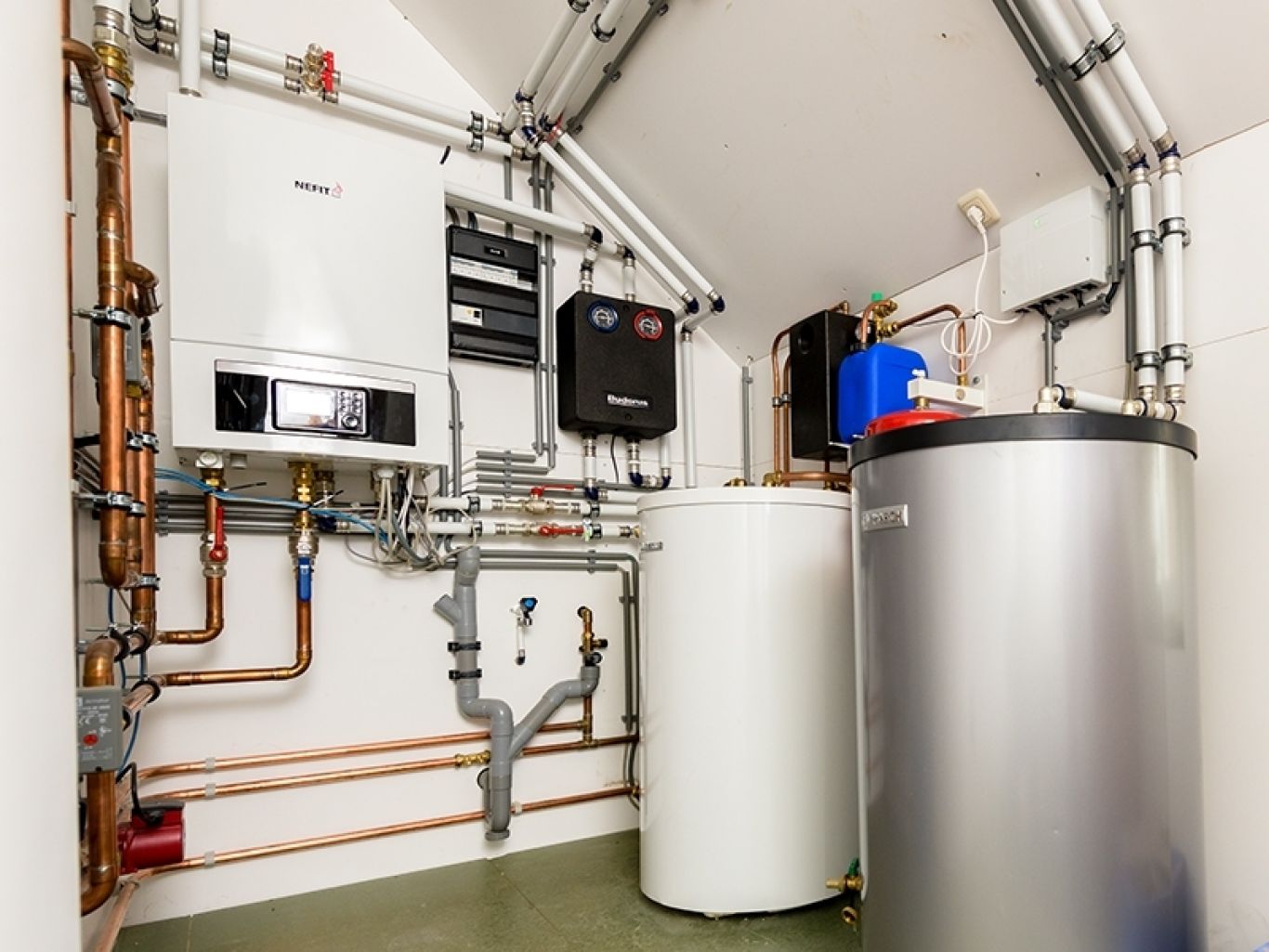 Nieuwleusen All electric warmtepomp zonneboilersysteem en PV 800x600
