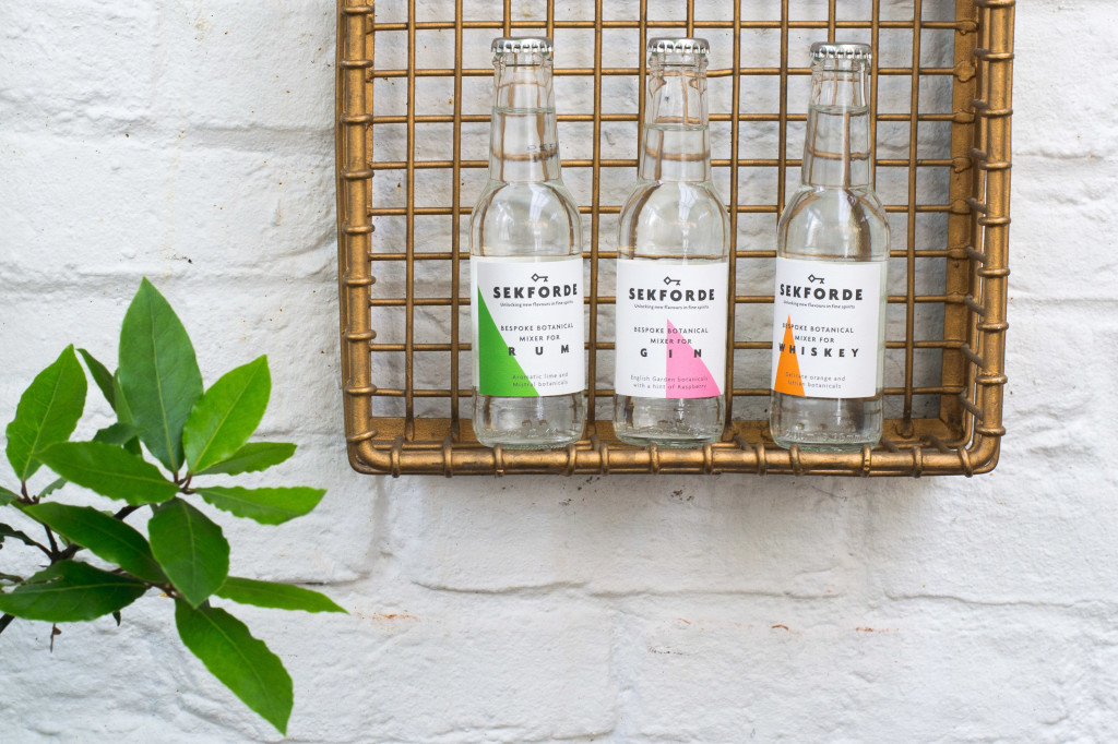 Sekforde Range in Wall Basket