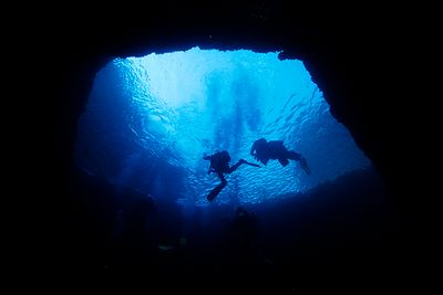 blue hole scuba diving