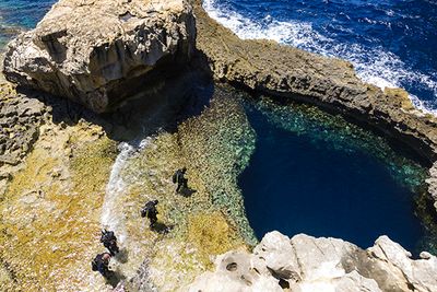 blue hole diving gozo