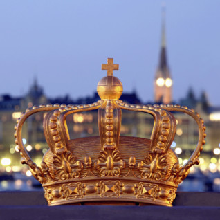 stockholm-crown-river