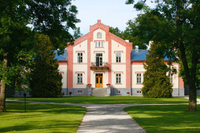 padaste manor in the sun